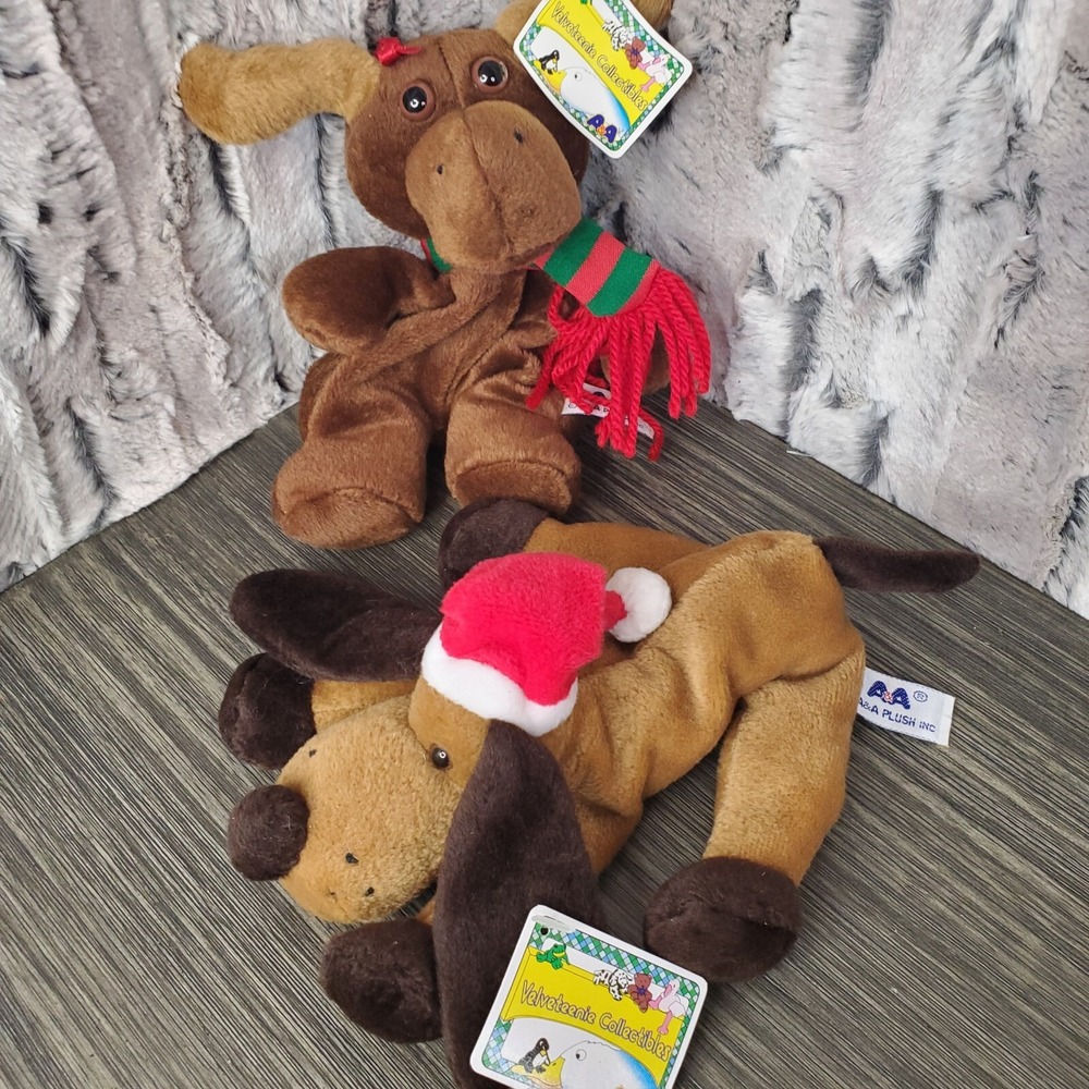 A&a Global Velventeenie Beanie Moose And Christmas Houbd Dog Holiday Plush Lot